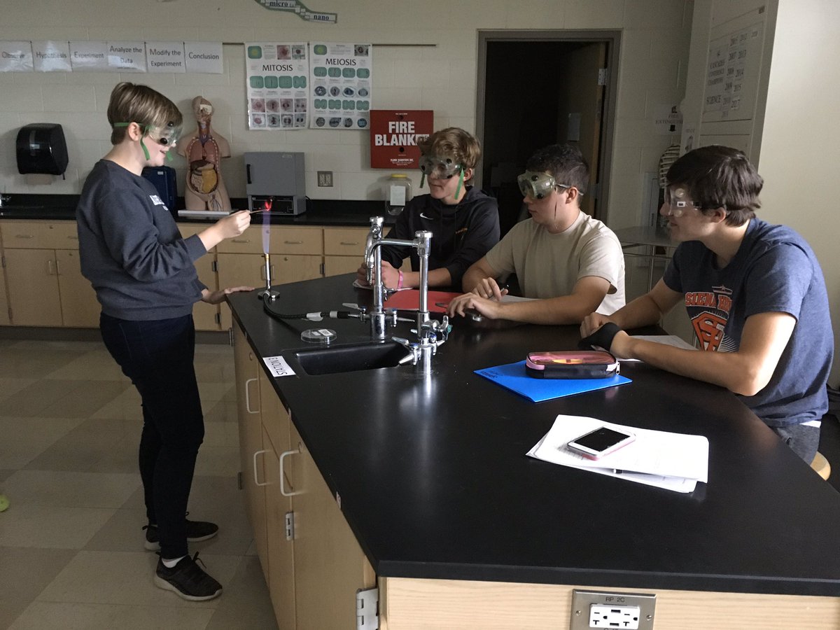 GerbeMHS's tweet photo. This lab is awesome!  Deserves two posts. https://t.co/RTIf3HsfAx