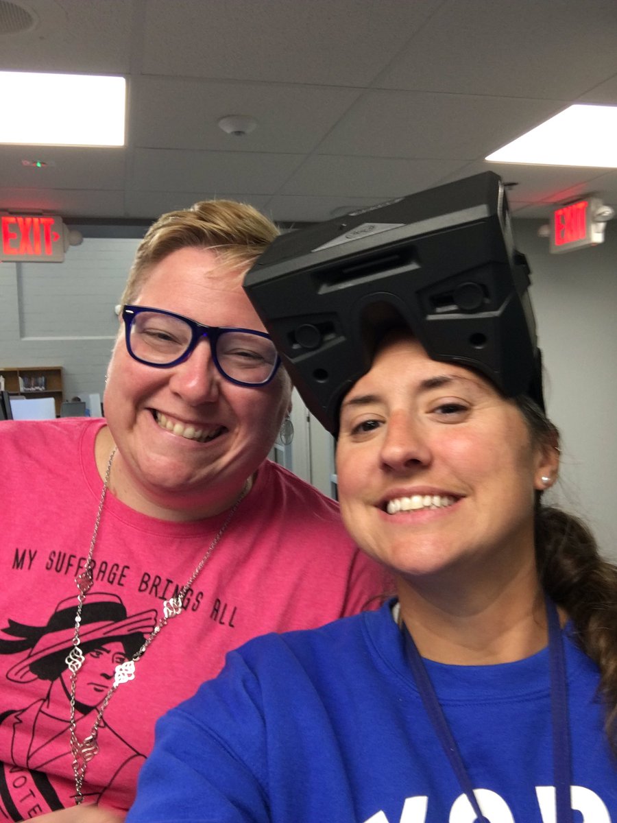 MrsWarters's tweet photo. Robots! Maker Space! VR! (and more!) Enjoying our PD for the new LC! #yhs #learningcommons https://t.co/L9s7jFO0UC