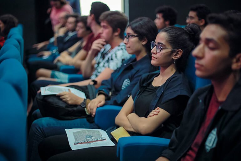 melindatrochu's tweet photo. Des étudiants algériens, mauritaniens, tunisiens et français réunis sur le thème des médias et de la démocratie dans le cadre de #MediaLabCampus @CFImedias https://t.co/cebkzDjAx0 https://t.co/LFXrUAnOK6