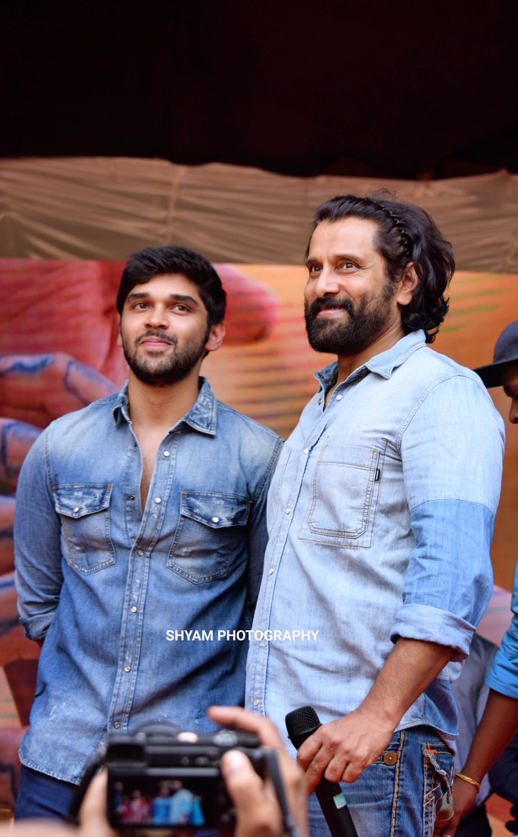 telugucvf's tweet photo. Latest pics of #ChiyaanVikram  &amp;  #DhruvVikram 😍 @vrindaprasad @VavvetiUsha https://t.co/eEqbAN7GZA