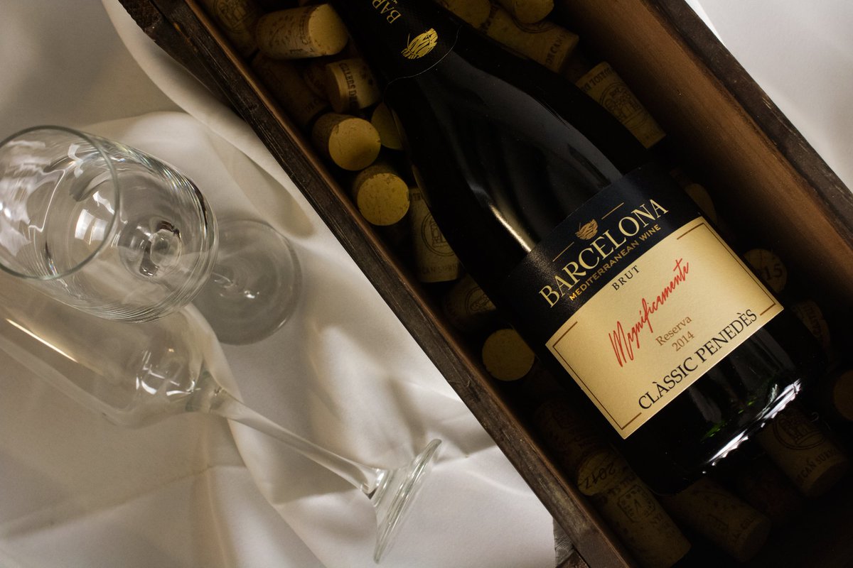 Ours Clàssic Penedès follows the traditional method of vinification of the best sparkling wines.⁣
⁣
Nuestros Clàssic Penedès siguen el método tradicional de vinificación de los mejores vinos espumosos.⁣

👉 bit.ly/33ni4JO 🐟🍇🌊🍾

#bmwine #winelovers #sparklingwine