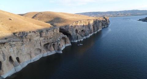 valicetinoktay's tweet photo. Dünyanın en görkemli mekanı,
Elazığ’ın dünyaya sunduğu eşsiz iki muhteşem kanyon...
Saklı Kapı ve Kara Leylek Kanyonları sizleri bekliyor...
#ElazığınSaklıKanyonları
#ComeToElazığ https://t.co/H8EbEAfcnI