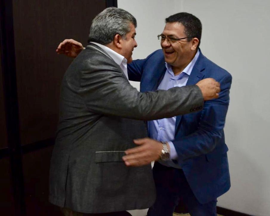 ArielGarciaUCR's tweet photo. 👉 #BuenMartes en la ciudad de #Monteros seguimos el camino por fortalecer la #UniónNacional en la nueva gestión que emprende el amigo intendente #PanchoSerra 🤝
#EstamosConVos ✔
#TucumánEstaPrimero 👍 https://t.co/qZfiyyv7po