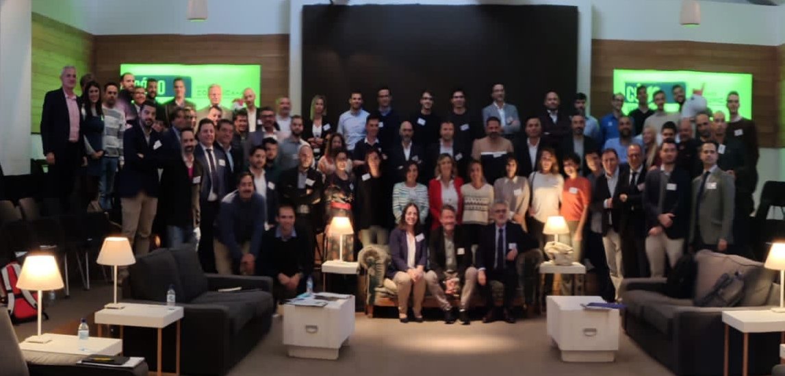 CdeFerreteria_'s tweet photo. Muchas gracias a l@s asistentes y patrocinadores de esta V Jornada de #JóvenesFerreteros. Sin todos vosotros estas jornadas no serían posible. @BoschEspana #Ceys #Compo #Garza #Grupodesa @MontanaColors #Nespoli - #RuloPluma @SimonrackESP @StanleyBlkDeckr #pferd https://t.co/Der1i3zSJy