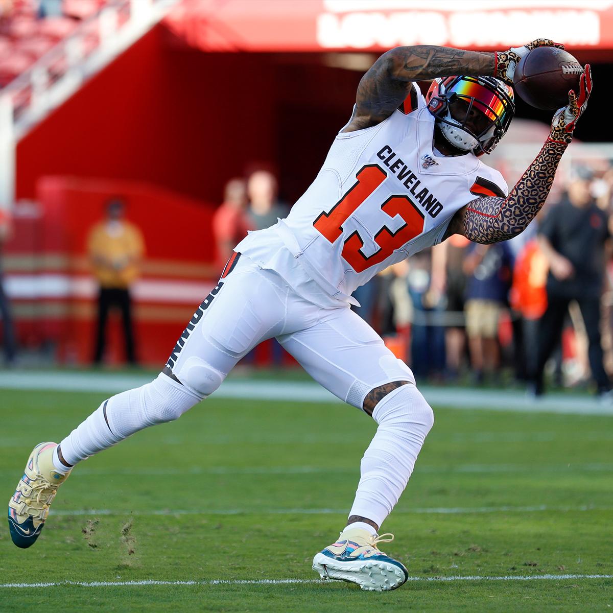 NFL's tweet photo. HAPPY 27th BIRTHDAY to @obj!
🖐 429 career catches + 6,051 career receiving yards
🖐 45 career TDs
🖐 3x Pro Bowler https://t.co/NmFEiQm6E2