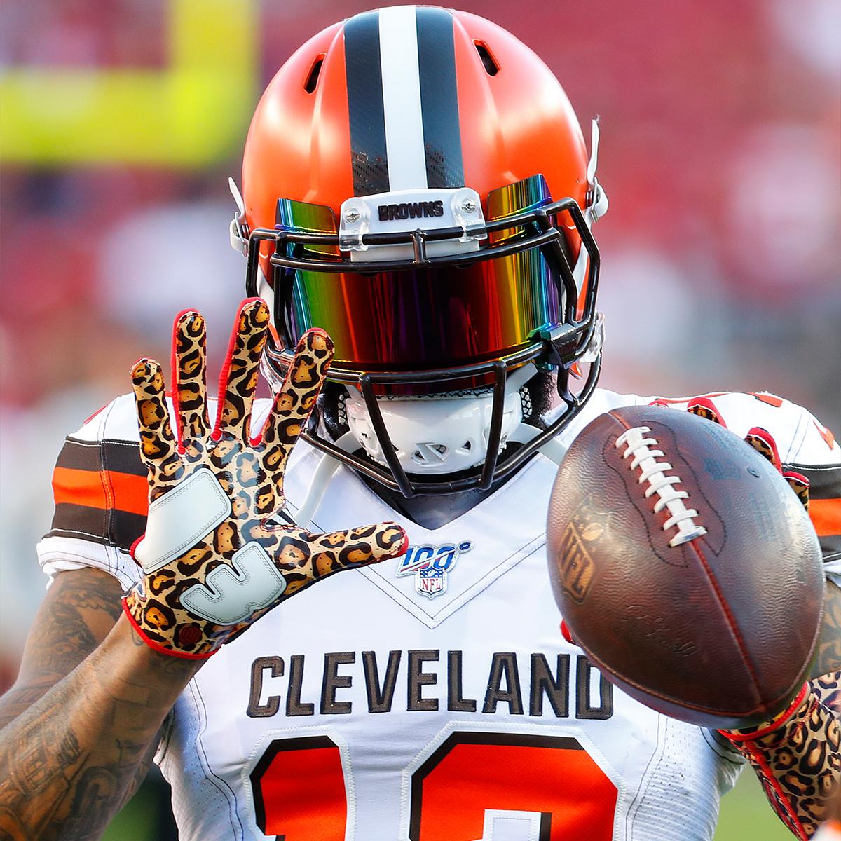 NFL's tweet photo. HAPPY 27th BIRTHDAY to @obj!
🖐 429 career catches + 6,051 career receiving yards
🖐 45 career TDs
🖐 3x Pro Bowler https://t.co/NmFEiQm6E2