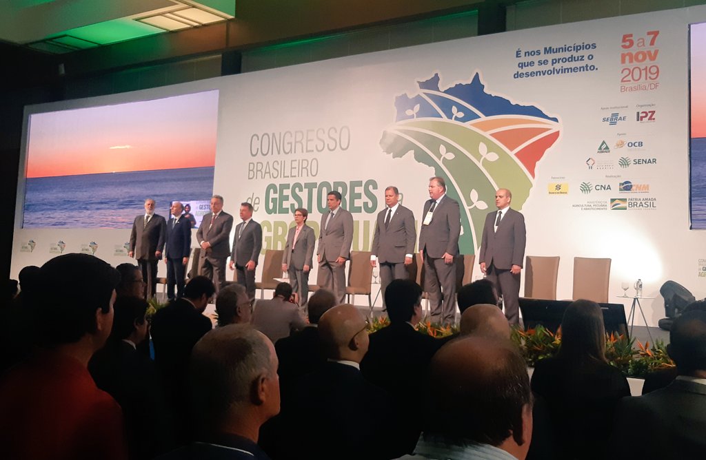 SistemaCNA's tweet photo. Começou o Congresso Brasileiro de Gestores da Agropecuária.
Acompanhe ao vivo: https://t.co/8GtIOtItT3
#CBGA2019
@Min_Agricultura https://t.co/un4Gp12E63