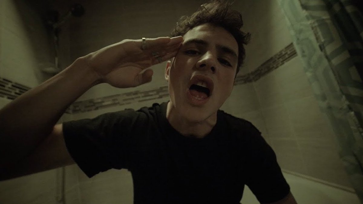 GeniusFrance's tweet photo. Simony fait part de sa puissance avec son nouveau clip "Fight club".

📄 PAROLES : https://t.co/ZLDqtN1pXO https://t.co/J7HdULCone