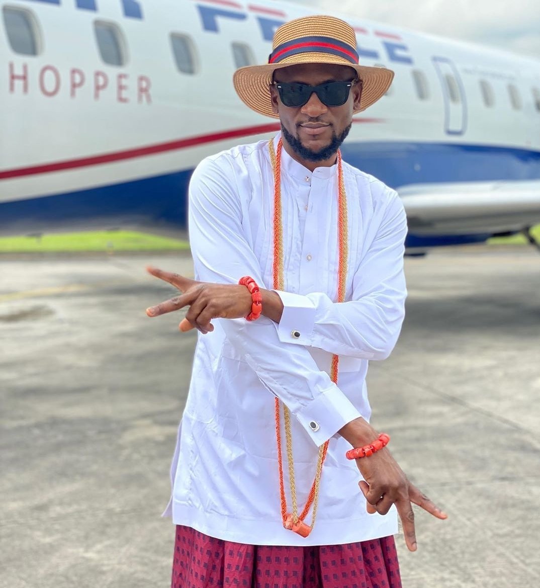 sholzy23's tweet photo. Warri Pikin Don Show https://t.co/08EddfR0XL
