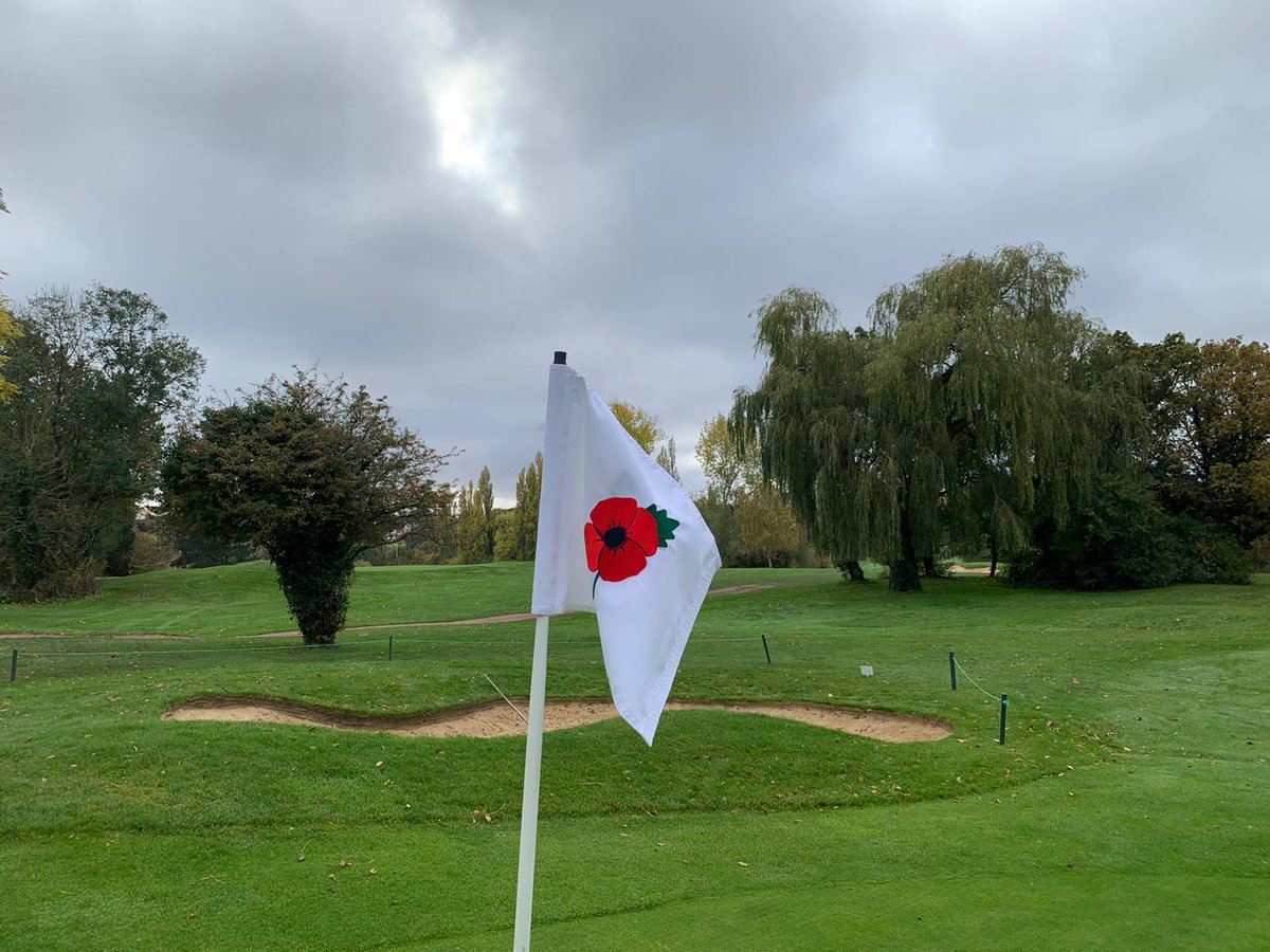 ChigwellGreens's tweet photo. Thank you to @TacitCorporate for providing us with our Poppy flag for the 11th hole @ChigwellGC #LestWeForget https://t.co/DDwTgK0Ja4