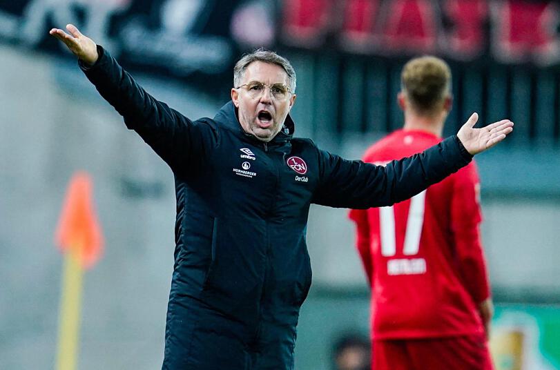 exclubberer's tweet photo. Damir #Canadi trainierte den #FCN seit Sommer 2019. Nach nur 14 Spielen (4 Siege, 5 Unentschieden, 5 Niederlagen) wurde er trotz Vertrag bis 2021 schon zum #ExClubberer. Alles Gute für die Zukunft! https://t.co/vf6BPlPtLJ