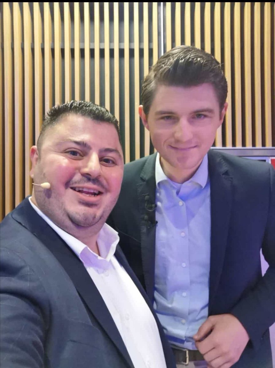 IyemHakan's tweet image. #Zusammenkommen ist ein #Beginn, #zusammen bleiben ein #Fortschritt, zusammen #arbeiten ein #Erfolg

#erfolg #erfolgmagazin