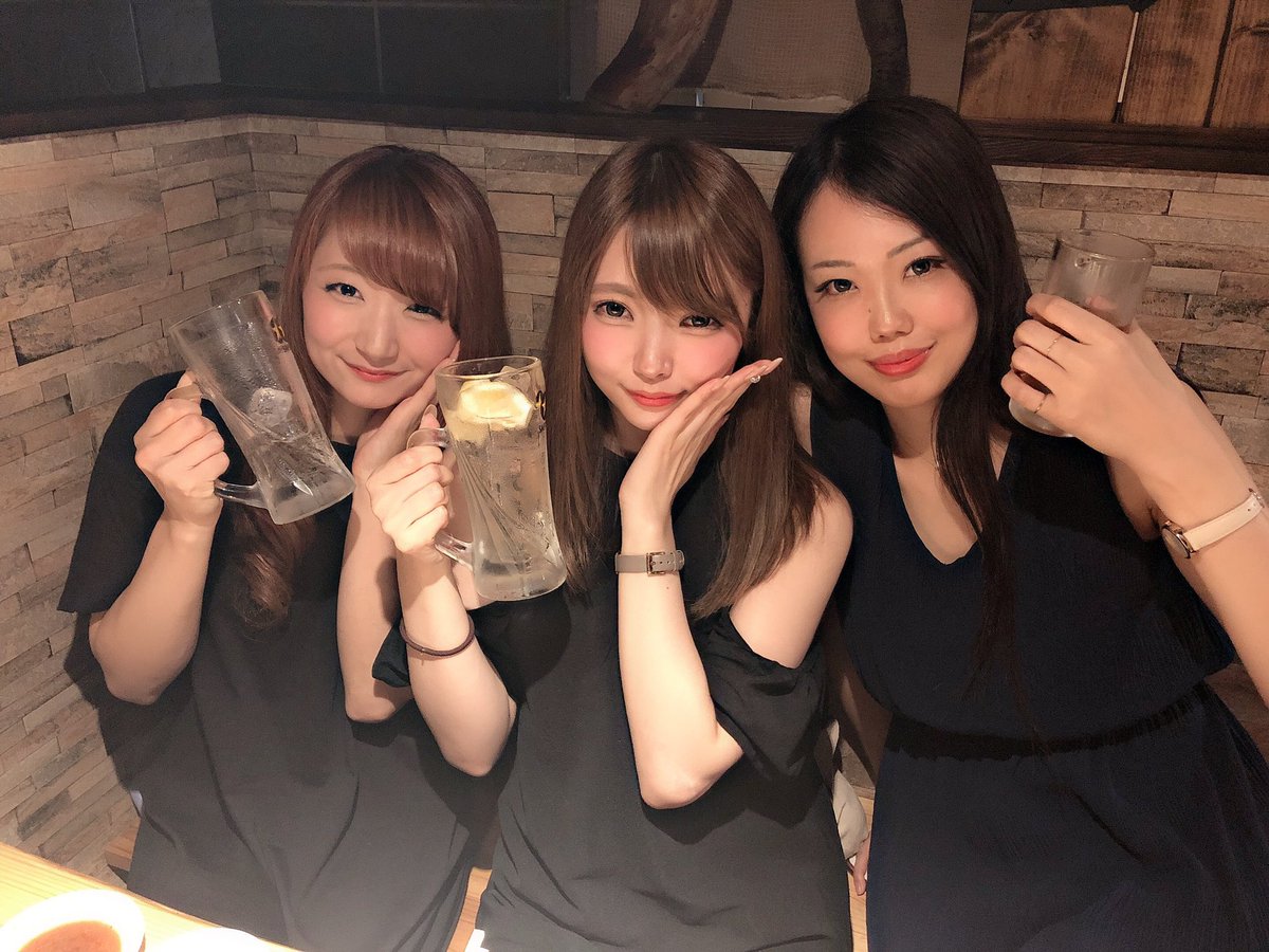 Ms__girl's tweet photo. 明日はなんと！エムズ本店がリニューアルオープンです！！✨

チームエムズガール一同も、堺東駅前の新スタイル、楽しみです…！👯‍♀️💖

かなり冷え込んで来ましたが、2019年まだまだ皆様と一緒に楽しく過ごせますよーにっ！☺️👏
#エムズガールも
#リニューアルパワー
#寒くても凄く元気なだけですっ https://t.co/prL9rpz9hr
