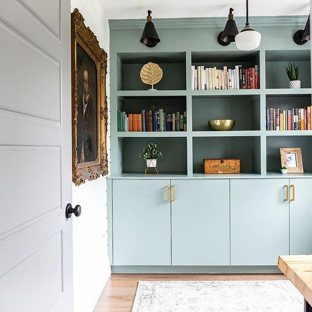 You don't need to "finish" your house.

Decorating should be fun. And you can take your time. It doesn't have to look Pinyerest worthy right away.

This room? It looked like a legit episode of Goarders for a solid 3+ years.

But we saved $$$, thought abo… ift.tt/2JQWsxS