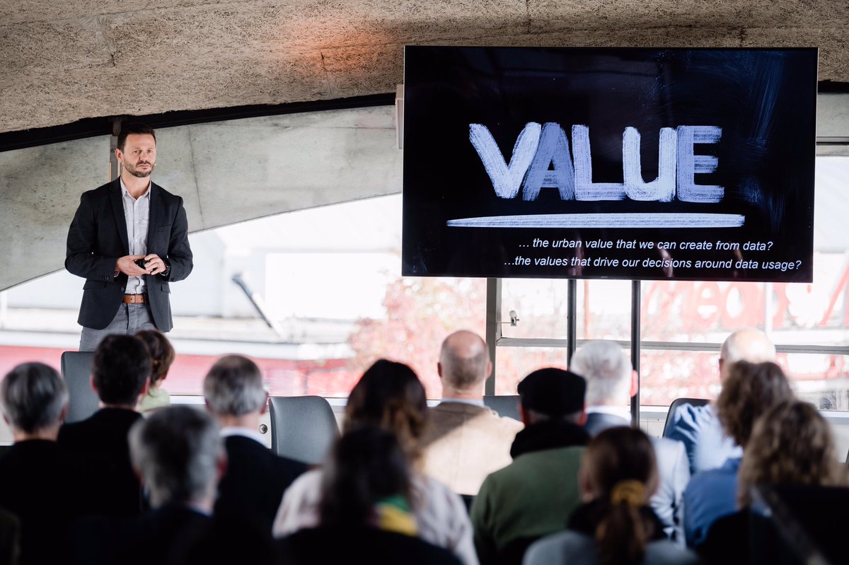 Davosdecl2018's tweet photo. Francesco Della Casa, Head Architect of the Canton of Geneva, chairs the discussion together with @AlanuVonRadecki, John Hall @UNDP and Kelly Doran @MASSDesignLab on issues related to the systematisation of Baukultur. #baukultur19 https://t.co/9HE7gKcsSc