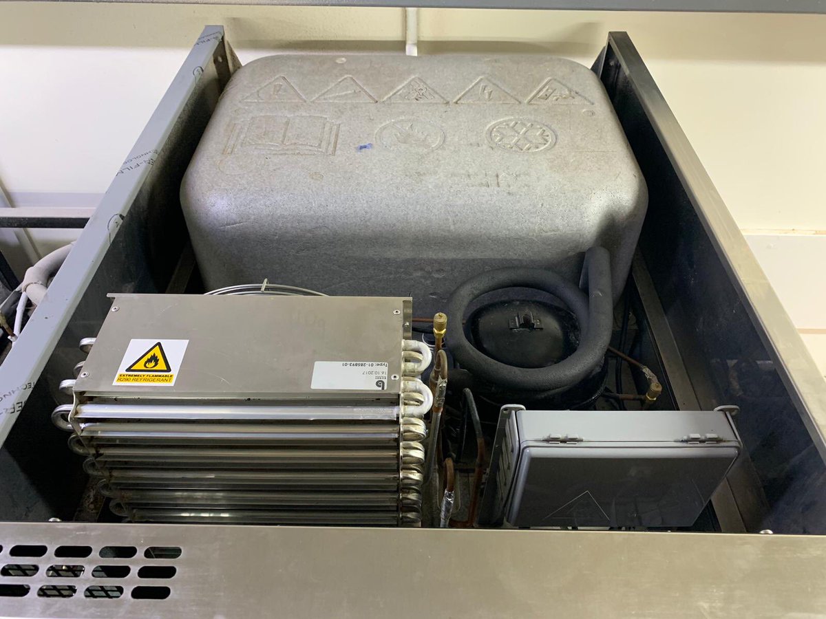 GodfreyLappage's tweet photo. Another day another busy #bakery getting these units back into good working order with a good old fashioned bit of elbow grease & a final blessing with the @AdvancedUK #easyfinish success with the correct products #GL #refrigeration #Maintenance #ServiceNow #BonfireNight 💪🇬🇧📞 https://t.co/tI7i7fRUv0