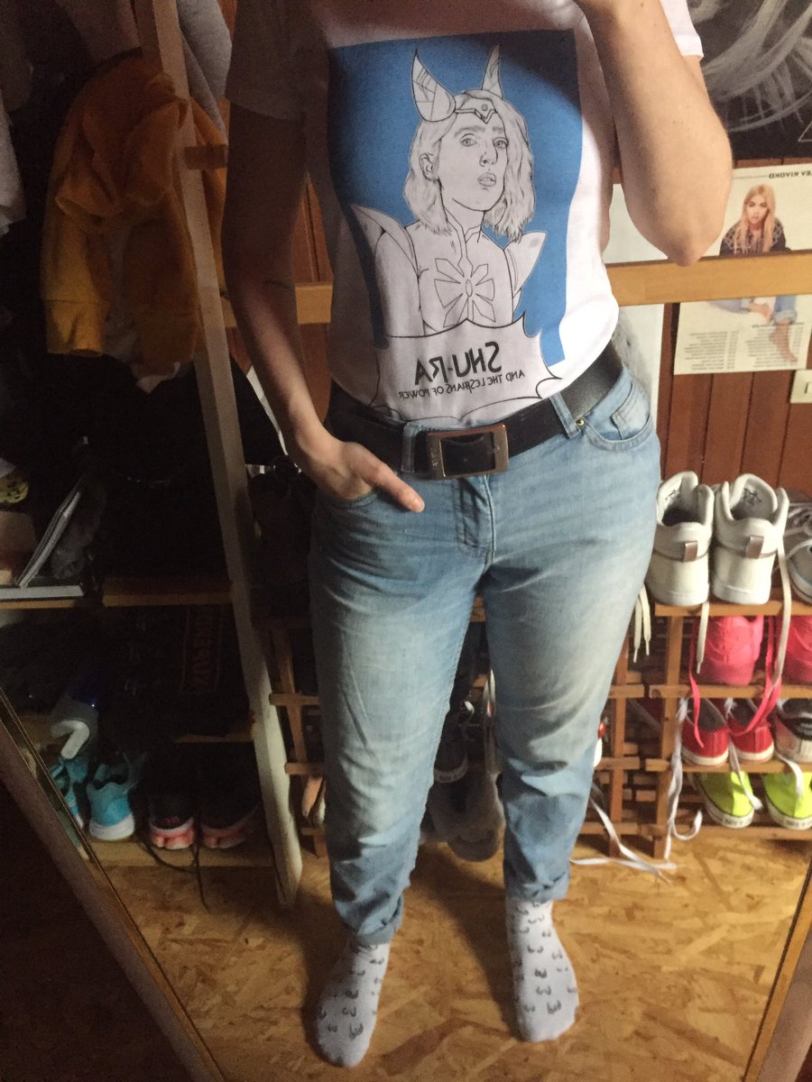 its_artpoopy's tweet photo. so f*cking ready for @weareshura tonight!!

(also, please pay attention to the titty socks that @TeamYoungJi - best friend and concert date - got me 💕) https://t.co/vA4pPTtVgR