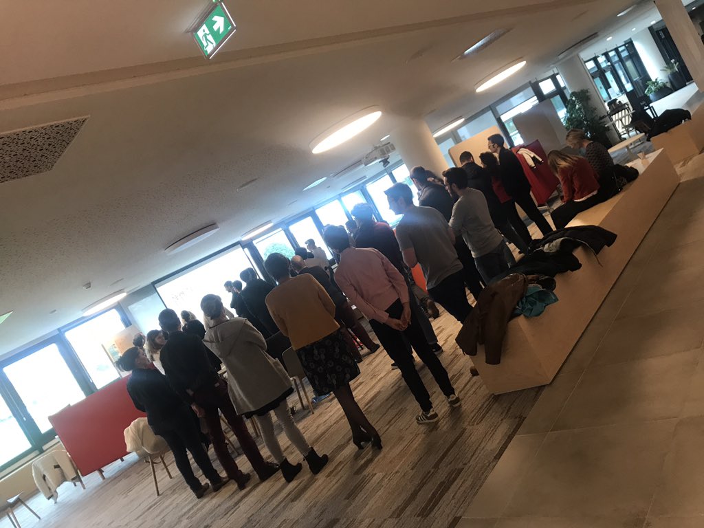 ArkeaACOC's tweet photo. Un jeu pour expérimenter les valeurs « agiles » ! Bravo à tout le monde pour votre bonne humeur 👏👏👏#humain #agile #valeurs #apprentissage #VousEtesAuTop https://t.co/8zf4Y8v2Qt