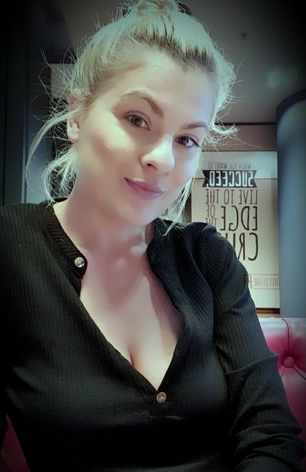 Hey you..😍 https://t.co/ig1bpFD1DF<a href="/tag/sexy"class="tags"><span>#sexy</span></a><a href="/tag/photoshooting"class="tags"><span>#photoshooting</span></a><a href="/tag/sexybabe"class="tags"><span>#sexybabe</span></a><a href="/tag/sexyblonde"class="tags"><span>#sexyblonde</span></a><a href="/tag/playboystyle"class="tags"><span>#playboystyle</span></a>
