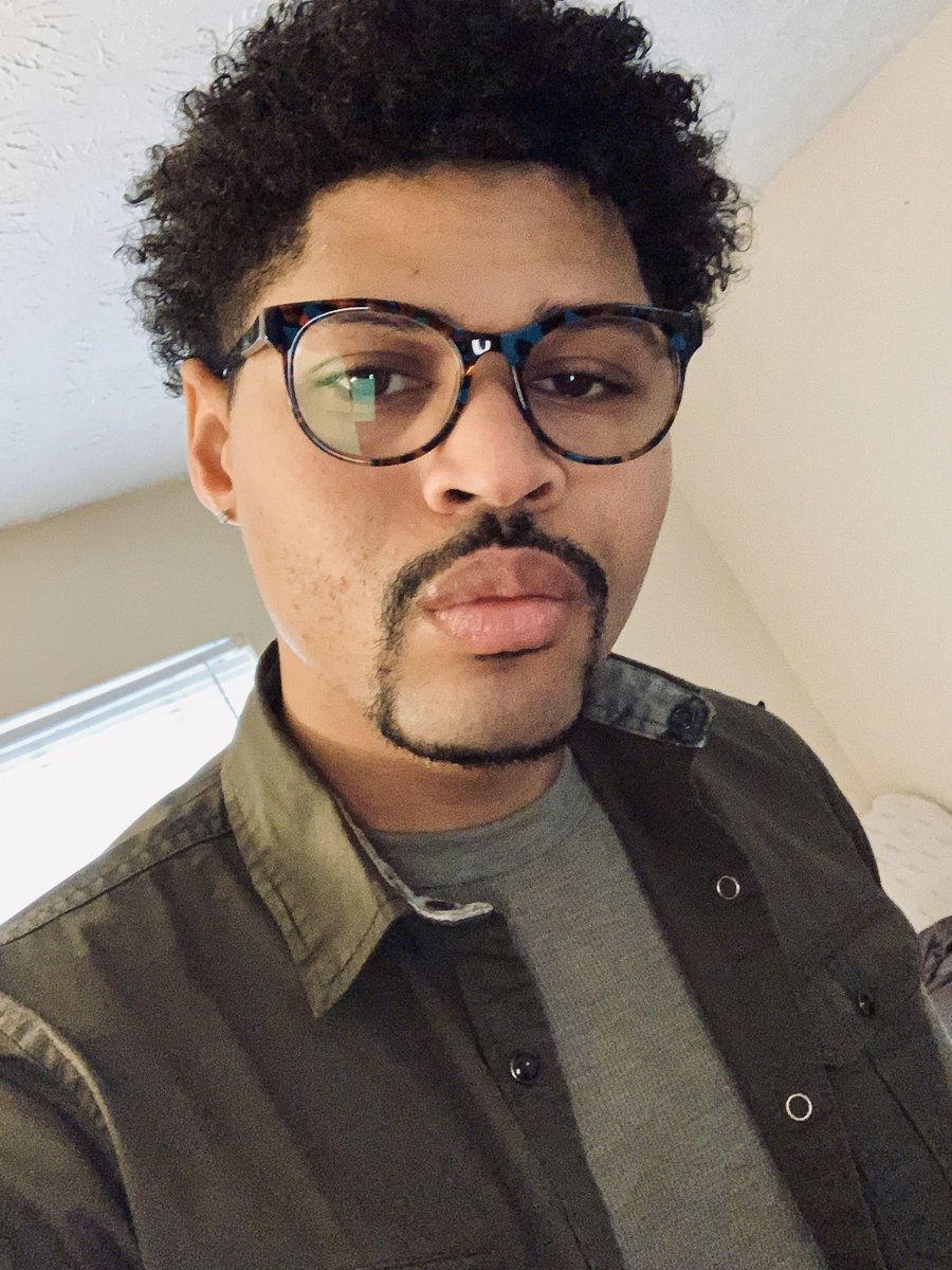 Itsjust__Shawn's tweet photo. Good Morning Family! It’s the early birds that catch the warms.
#morning #earlymornings #workflow #tuesday #handsome #gorgeous #blackboymagic #happyblackman #gayblackman #sexyblackman #lightskinman https://t.co/U9brPhGAMQ