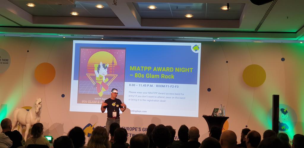 IsuriRivas tweet media