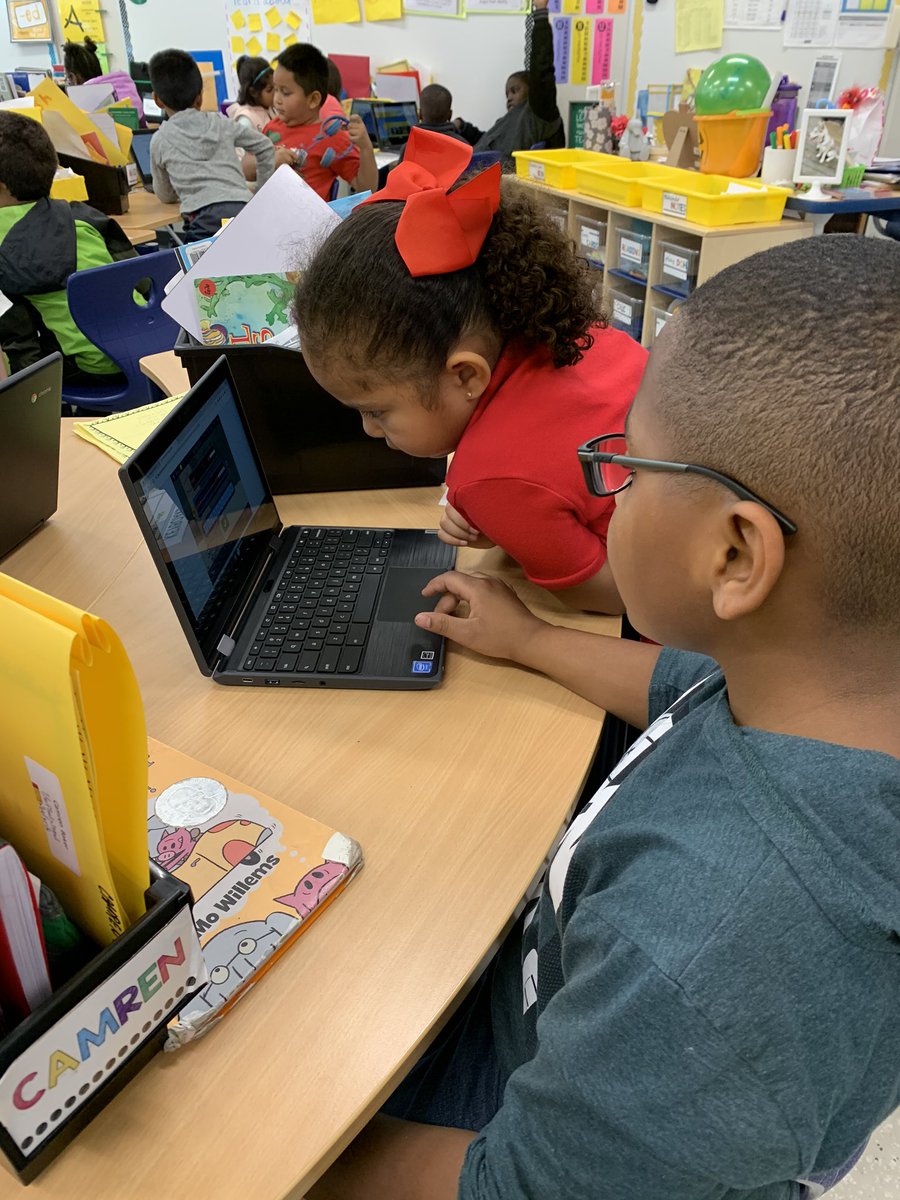 ms_pepito's tweet photo. Thank you to Ms. Arsenault’s 4th grade class for helping us log into our devices! 😊 https://t.co/WLJ6dZcuUq