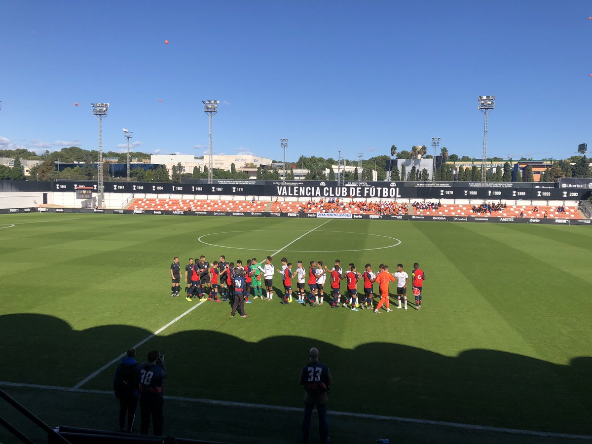 jorgeruve's tweet photo. Todo listo para que comience el partido en el Antonio Puchades.
📺 Movistar Liga de Campeones
🎙#VCFRadio
#UEFAYouthLeague
#VCFLille https://t.co/llD1lVrqJf