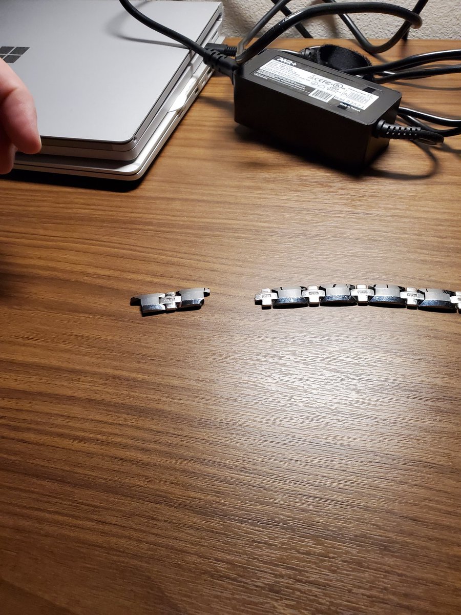 bscharf79's tweet photo. @KayJewelers I'm kinda shocked this happened, didn't even feel a tug or impact.  Maybe 3 years old. https://t.co/WYWG4nLC7m