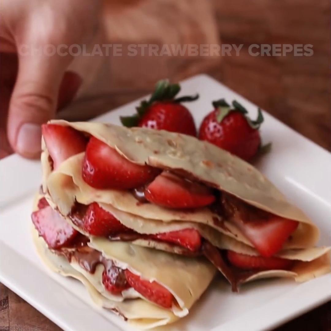 crepecab's tweet photo. We are now selling new, fresh healthy strawberry pancakes at @Crepecab! 🥞 💪 ☺️

#SavourPancake #NewPancakes #SweetPancakes #AngieCrepes. #CrepeCab #VeganPancakes4You https://t.co/3sWj6jpy0Q