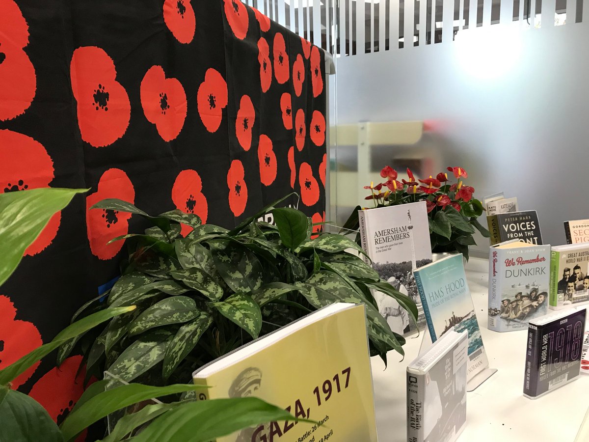 Bucks_Libraries's tweet photo. #AmershamLibrary has an interesting selection of books ready to borrow in time for #RemembranceDay 2019. We are open in the offices of @ChilternCouncil - see our opening hours at https://t.co/u5XAiY0sab JLM https://t.co/1sYmjHexY6