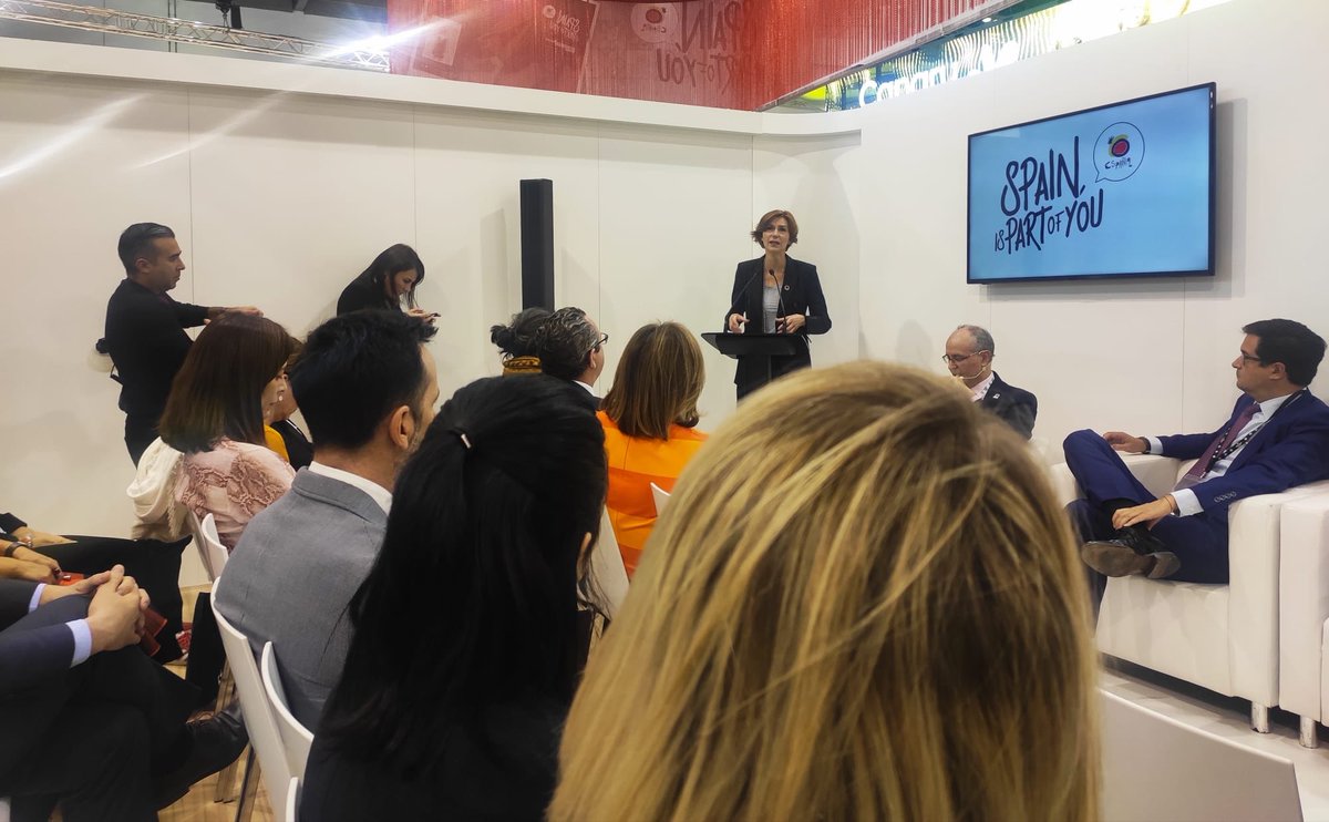 GrupoCPHE's tweet photo. Segunda jornada de promoción del Grupo de #CiudadesPatrimonio @UNESCO en #WTMLDN: El Presidente del Grupo, @RafelRuiz, con la secretaria de Estado @IsabelMOliver, tras la presentación sobre Turismo Sostenible en @Spain, con la ministra @MarotoReyes #WTM2019
#SpainIsPartOfYou https://t.co/ZZ9233SPiB