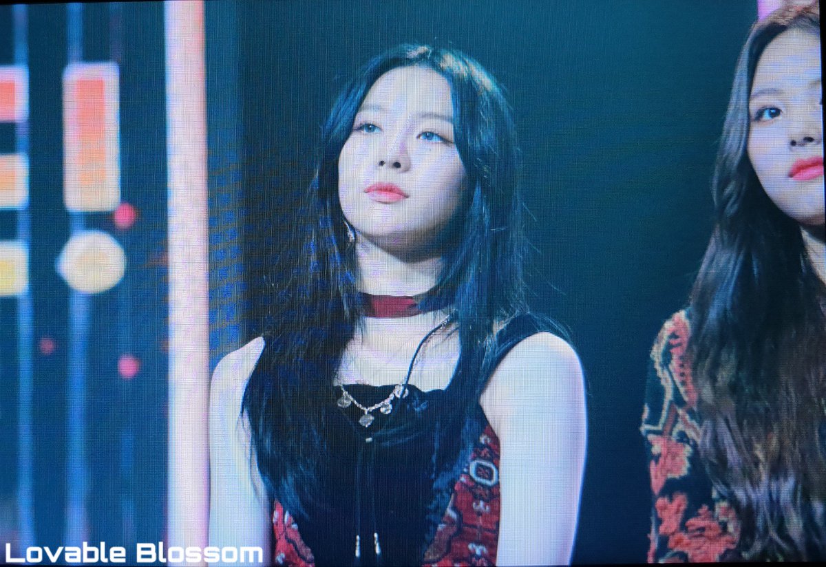 LB_950528's tweet photo. 191105 쇼케이스 2
#밴디트 #이연 #정이연 #YIYEON #BVNDIT https://t.co/vvxqCS4x0P