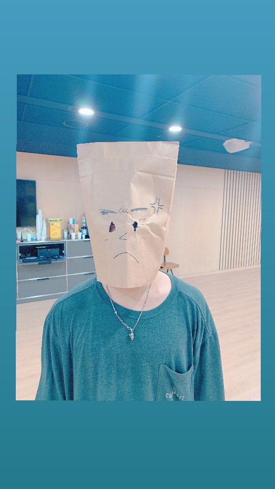 bangtancrackerd's tweet photo. I 
  a m 
     t h e 
        o p p o s i t e 
           o f  y o u - m e 🐝

[#ARMYSelcaDay] [#ARSD] @BTS_twt https://t.co/IhQRyQgXAu