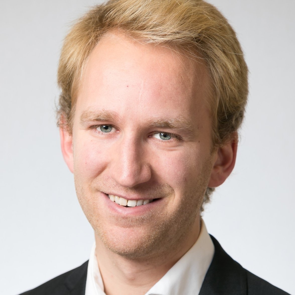 The #laborshare is falling, why? Because of #capital or #profits? To answer this, we need estimates of the cost of capital. In his #JMP, Has van Vlokhoven derives a new strategy for estimating this, and finds profits have doubled since 1970. Learn more: bit.ly/34D8GSR