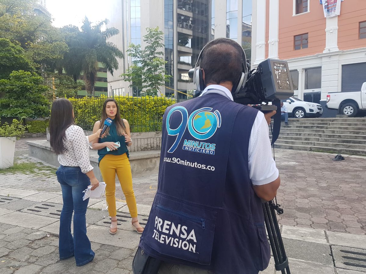 Superservicios's tweet image. Nuestra Directora General Territorial, @BibiGP sigue contándole a medios sobre el Plan de Choque de atención al ciudadano para el suroccidente del país. Con este plan @Superservicios recorrerá cuatro departamentos en 35 días empezando en el municipio de Orito, Putumayo.