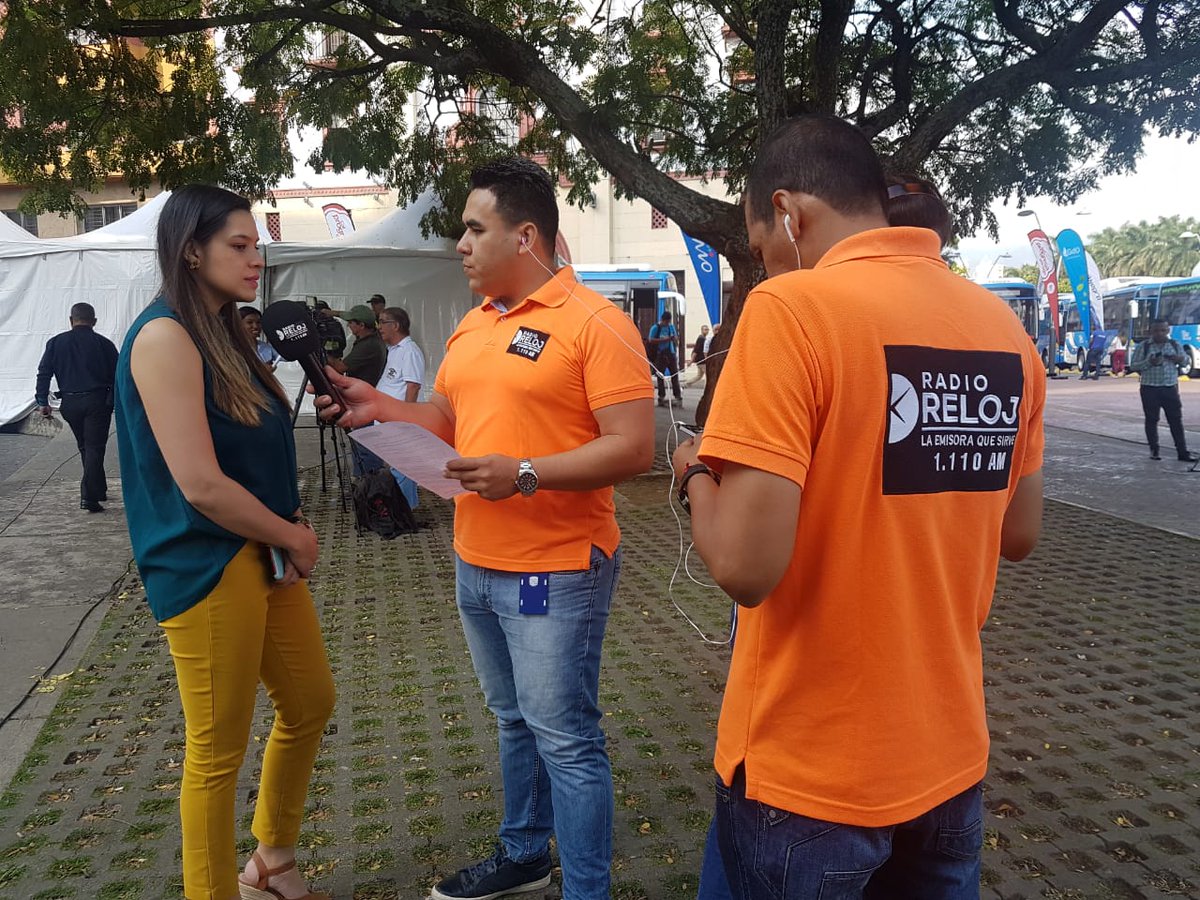 Superservicios's tweet image. Nuestra Directora General Territorial, @BibiGP sigue contándole a medios sobre el Plan de Choque de atención al ciudadano para el suroccidente del país. Con este plan @Superservicios recorrerá cuatro departamentos en 35 días empezando en el municipio de Orito, Putumayo.