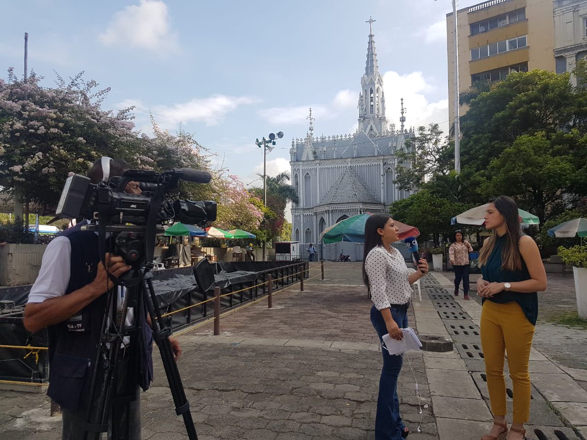 Superservicios's tweet image. Nuestra Directora General Territorial, @BibiGP sigue contándole a medios sobre el Plan de Choque de atención al ciudadano para el suroccidente del país. Con este plan @Superservicios recorrerá cuatro departamentos en 35 días empezando en el municipio de Orito, Putumayo.