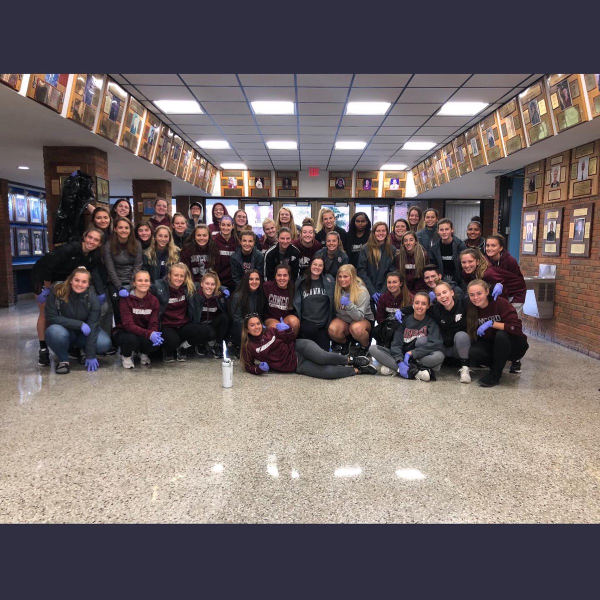 ConcordSAAC's tweet photo. Women’s soccer cleaning up around the campus beautiful for #MECGivesBack Thank you for your contribution to our community! 🐾✨ https://t.co/zkkuAbxxJa