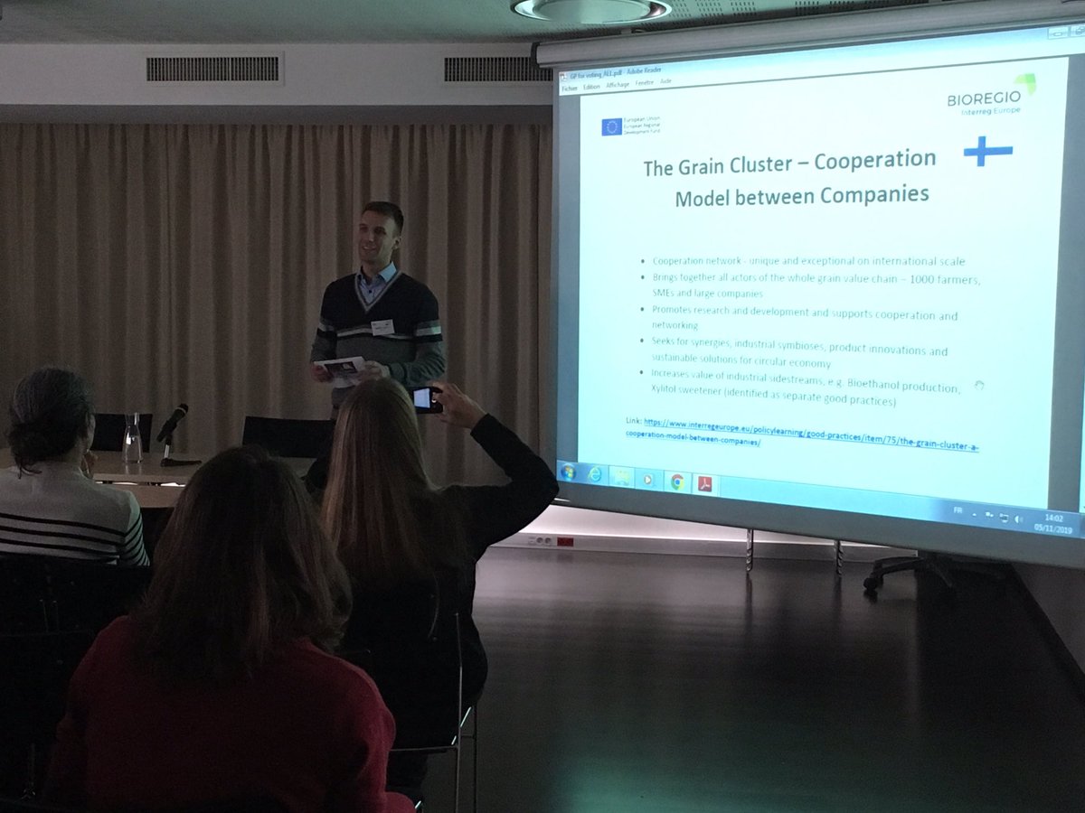 S_Vanhamaki's tweet photo. Mikael Ingman from @VikingMalt presenting #päijäthäme #graincluster, a #goodpractice of #cooperation between companies, identified in #BIOREGIOproject and validated by @interregeurope. #viljaklusteri #greenlahti #EGCA2021 #bioeconomy #biobasedcirculareconomy @LAMKfi @HelsinkiEU https://t.co/draHor4eLx