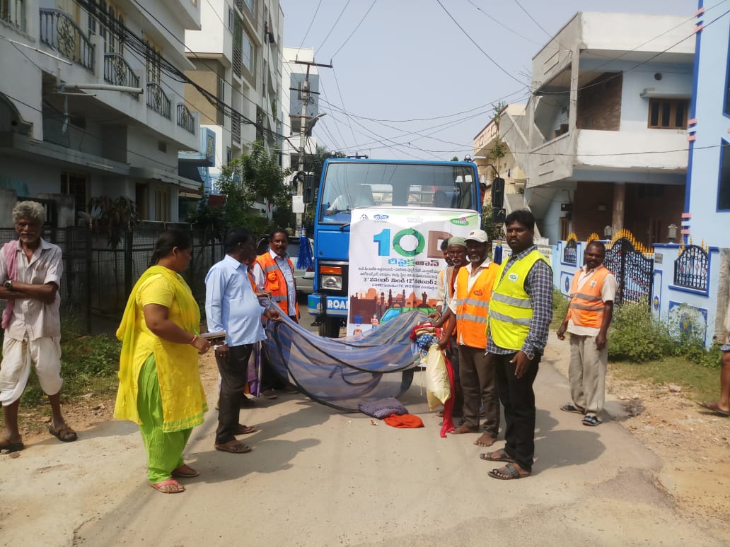 AmohLb's tweet photo. RECYCLOTHON...#Scrap collection special drive at Venkateswara colony , #Saroornagar..#Corporator Smt Anitha Dayakar reddy garu, ward members, ES, SS and team participated sir...#AMOH 4&amp;5 @ZC_LBNagar @GHMCOnline @KTRTRS https://t.co/7h5fiVjQu2