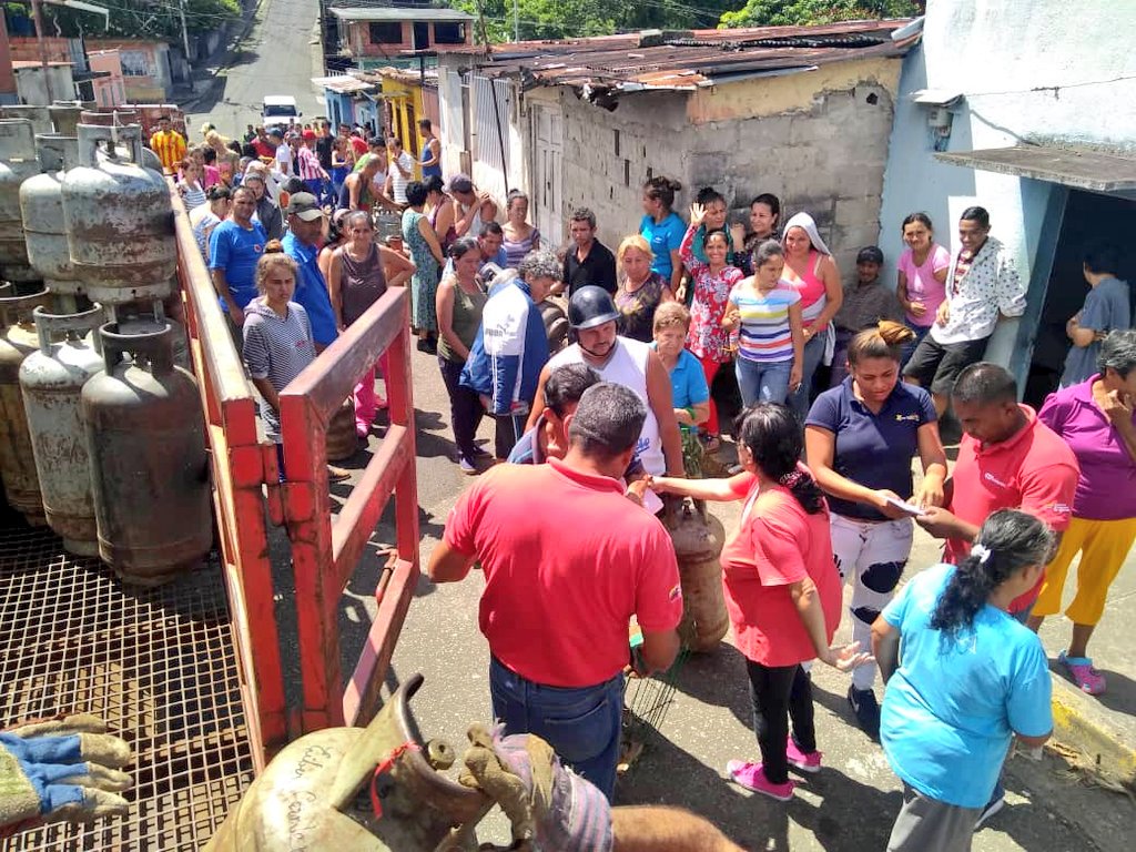 GasTachira's tweet image. #TodosSomosCLAP | En el sector Teo Camargo municipio #Córdoba, 338 familias abastecidas gas doméstico. Con los @ClapOficial continuamos atendiendo al pueblo de manera directa y segura.

 #14AñosDerrotaDelAlca