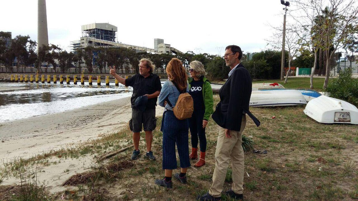VerdesEuTarifa's tweet photo. Nuestras candidatas @Equo en el CAMPO DE GIBRALTAR tomando nota sobre grandes problemas: 
#Nomasrellenos en la Bahía con la  expansión del Puerto #APBA con @fapacsa. 
Proyecto #CEPSA "Fondo de Barril" @Verdemar_EA 
el gran problema de #AGUA con la #AsociaciondevecinosAtlanterra https://t.co/Etm4nYfiFw