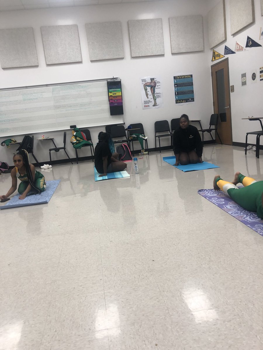 WHSLOE's tweet photo. The Ladies of Elegance had the pleasure of learning yoga and meditation techniques from Ms. Kevia Jones..thanks for pouring into our girls @WorthingColts1 @HoustonISD @WHSLOE 🧘🏽‍♀️🧘🏽‍♀️🧘🏽‍♀️ https://t.co/fhCGmFpydH