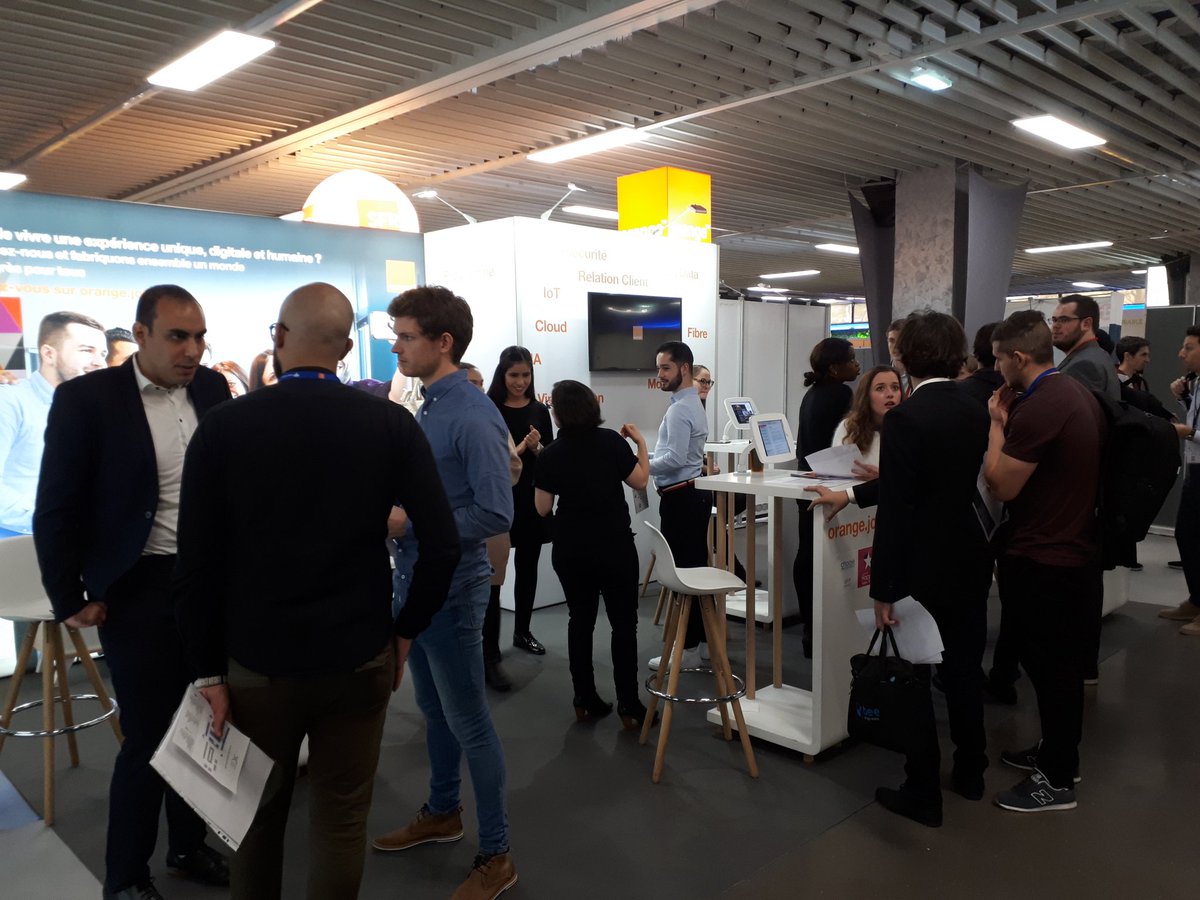 MarieBotte_'s tweet photo. Venez nous rencontrer cet après-midi au Forum Data Days. L'équipe Orange est au taquet, nous n'attendons plus que vous! #Orangejobs https://t.co/sxfXuSCCEG
