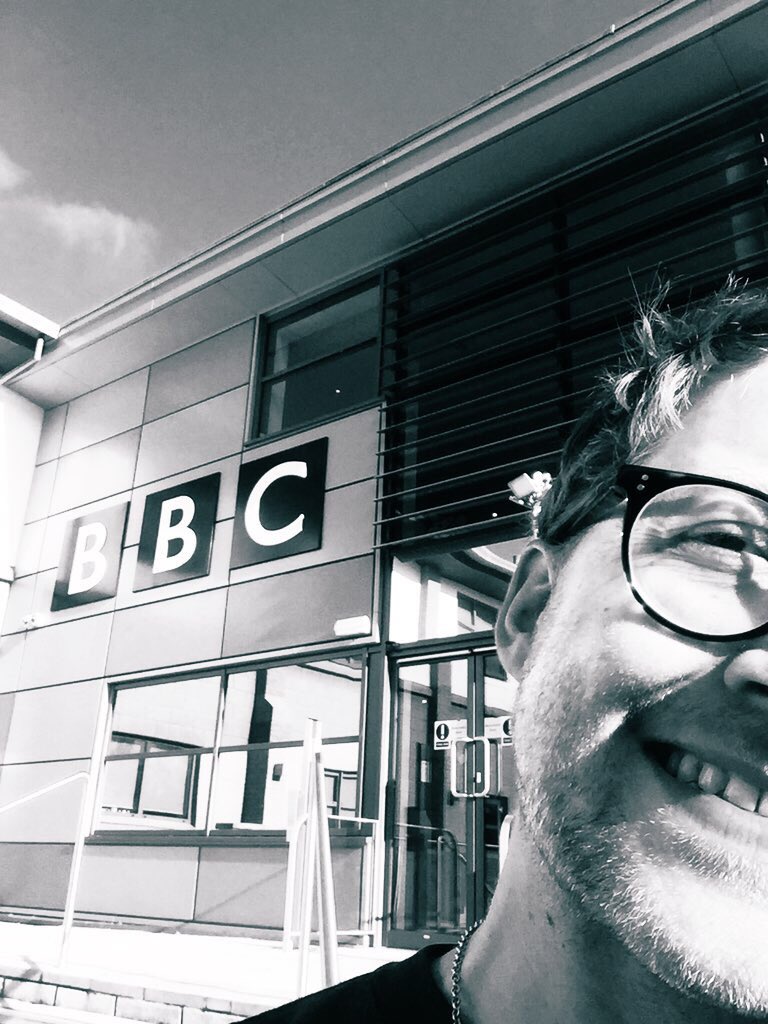 winter_mountain's tweet photo. Had a blast at @BBCDevon Tickets for my full band show at @TavistockWharf on Sun 10th Nov can be bought here: https://t.co/hTBfNPL1Jh 

#wintermountain #lovemusic #livemusicdevon #tavistock #tavistockwharf https://t.co/O7KDMKwt8X