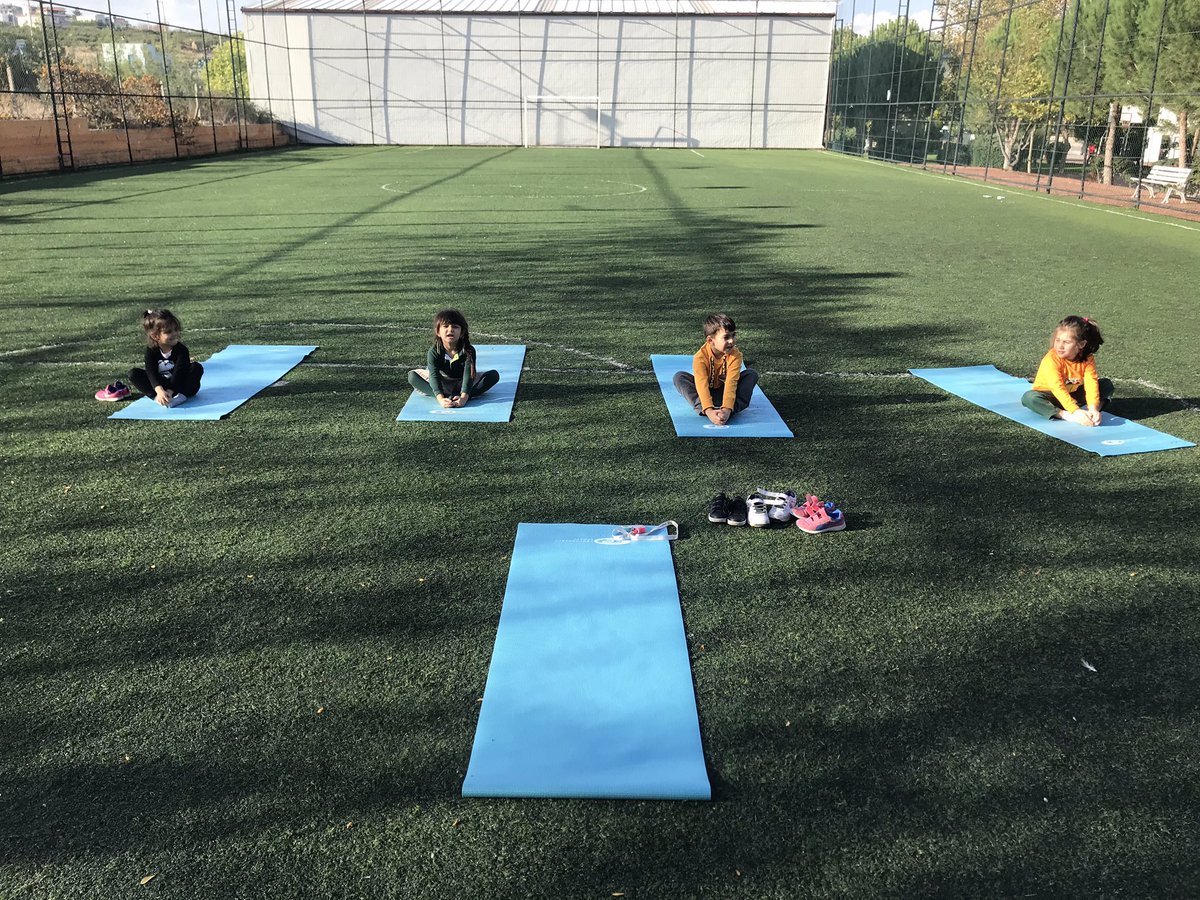 PGozlukaya's tweet photo. 4 yaş sınıfımız ile güneşli havanın tadını çıkardık.🤸🏻‍♂️ @denizlidoga @Ozgukryrr @VolkanKurnaz11 https://t.co/3K0EODXjEf