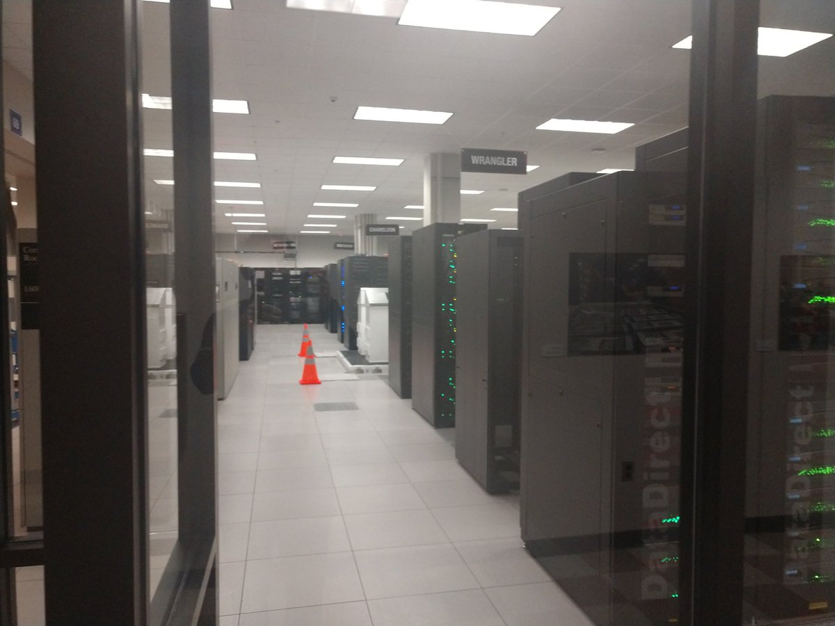 thall_coach's tweet photo. Monday at the Texas Advanced Computing Center. Thanks @drfletcher88 and the AWSM in CS crew for all the work you do to improve CS education. https://t.co/YZRPEVDhWc