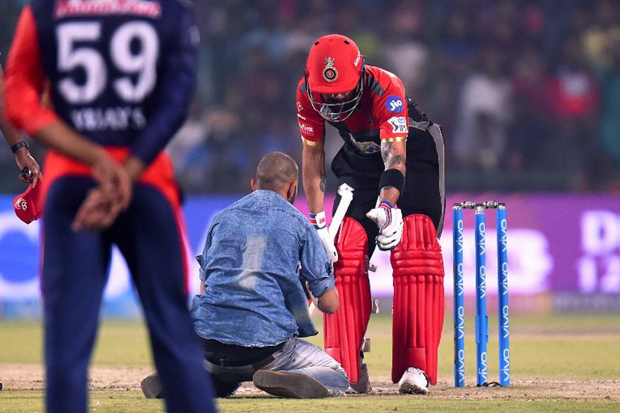 VijayDHFM7's tweet photo. #HappyBirthdayViratKohli https://t.co/iEkhYd6vs1