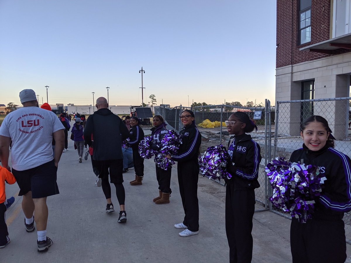 HumbleISD_HMS's tweet image. This past Saturday we had our HMS staff and students come together to raise awareness and funds to help fight heart disease and strokes! ❤️
 #GLHWalk #Humbleisd #HMSfamily #Heartwalk2019