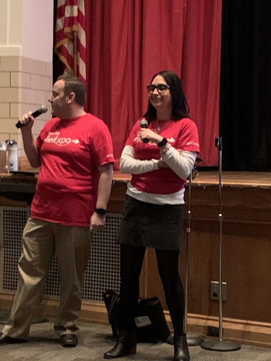 cherylhughes11's tweet photo. @shuflinoff @pajarosz @KTA_KenmoreTA welcoming Caitlin Dewey #kttechepo19 https://t.co/ah527Djfnm